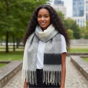 ZARA Oversized Color Block Blushed Plaid Fluffy Fringe Blanket Scarf Gray